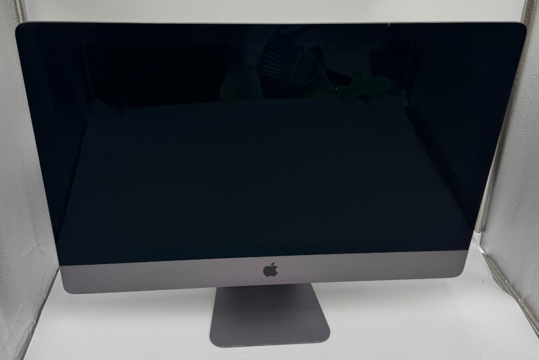Apple iMac Pro 27" 2017 A1862 W-2140B 3.2GHz 1TB SSD 32GB DDR4 Black Good/S2