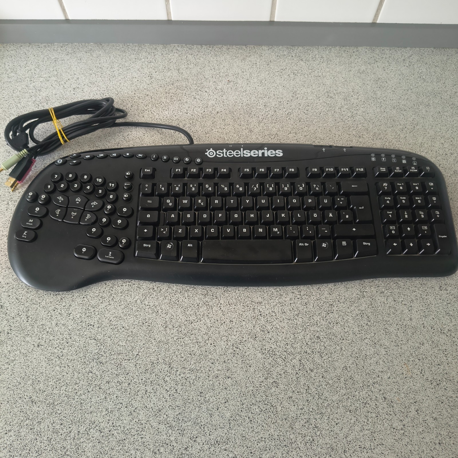 SteelSeries Merc Stealth Gaming Keyboard KUH0702 German QWERTZ Layout Rare Retro