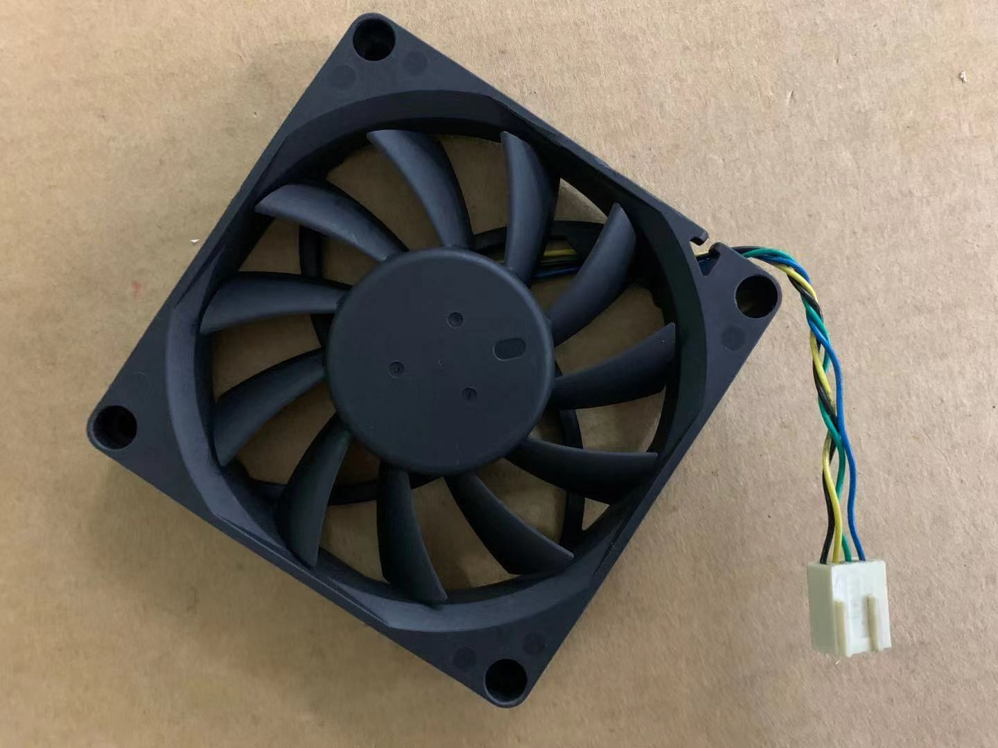 1pcs Delta DC BRUSHLESSBS EFC0812DB 8015 12V 0.50A 8CM PWM 4pin fan 80*80*15MM