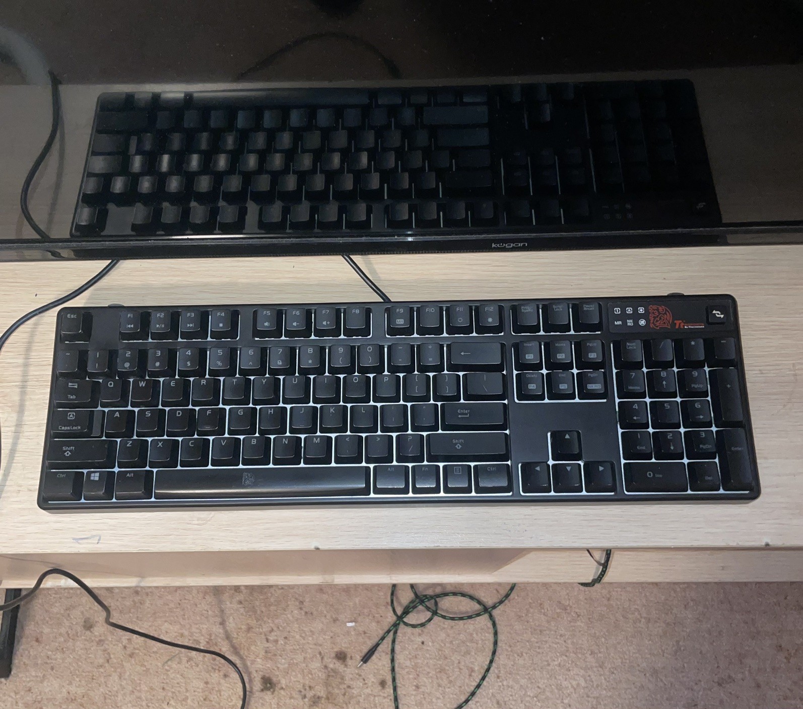 Thermaltake TT ESPORTS Poseidon Z Keyboard Faulty 