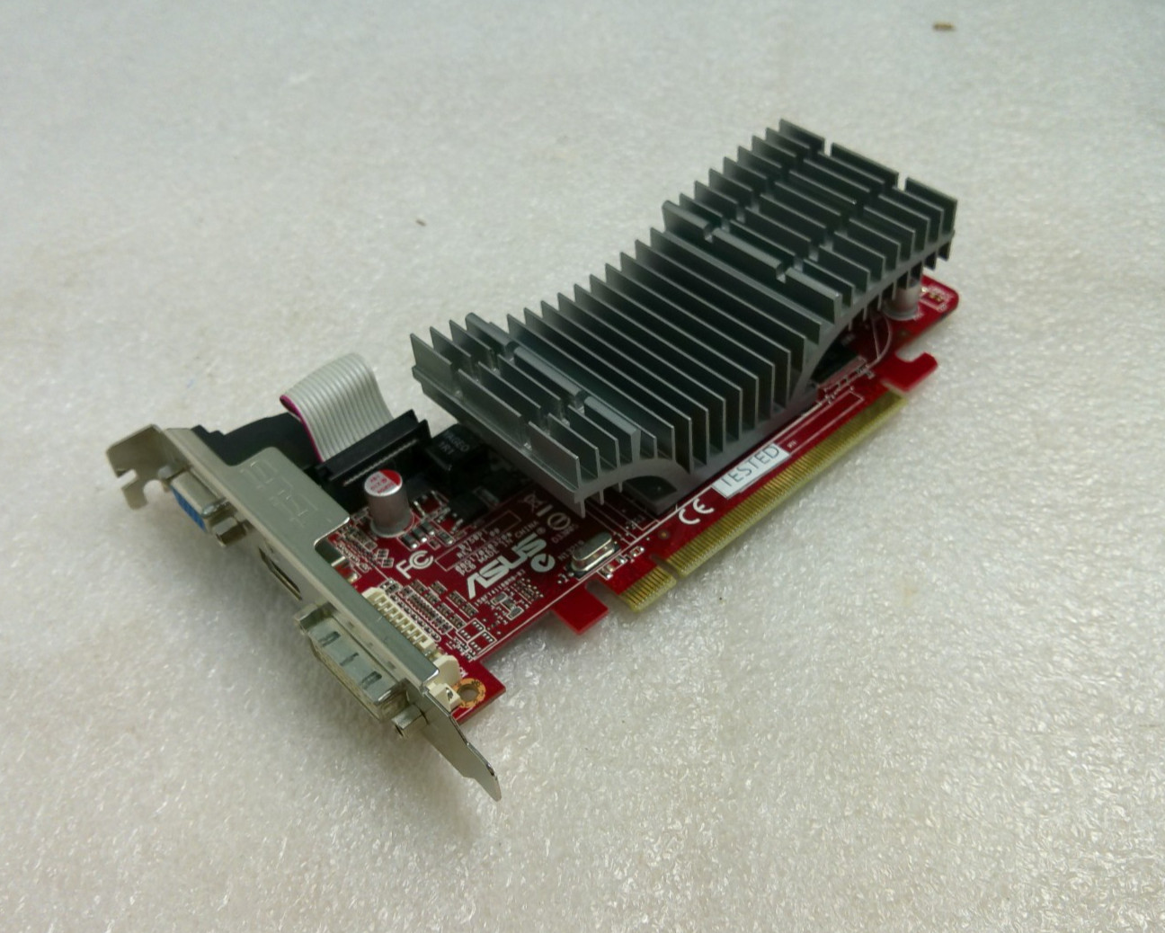 ASUS B750PI EAH4350 SILENT/DI/512MD2(LP) Graphics Card