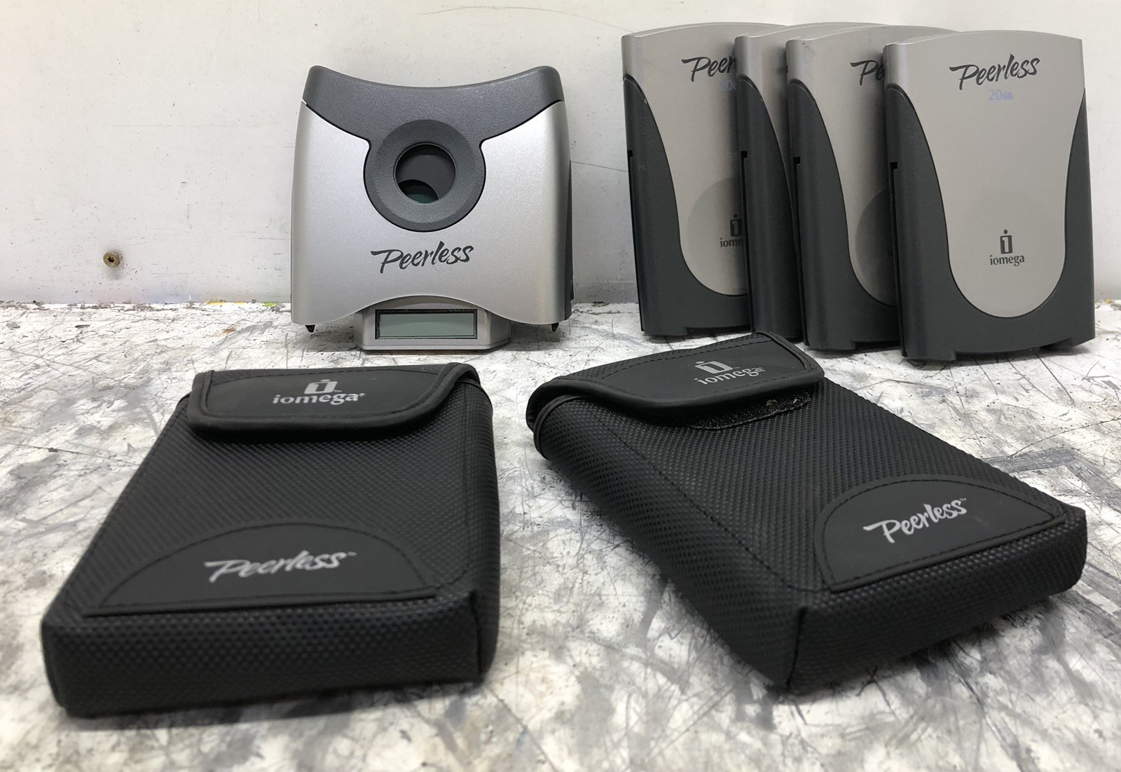 FOR PARTS OR REPAIR UNTESTED IOMEGA PEERLESS EXTERNAL HARD DRIVE LOT 20GB CASES