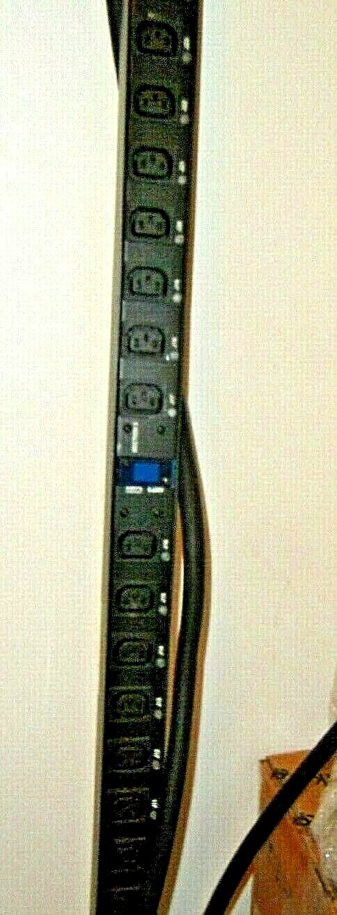 Eaton Switched PDU PW306SW0U156 IPV70M1-EP1-09L 24 C13 