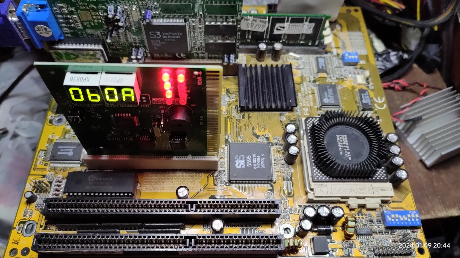 Motherboard socket 7 gigabyte ga-5sg100, at, 2x isa,4x pci , 1x agp