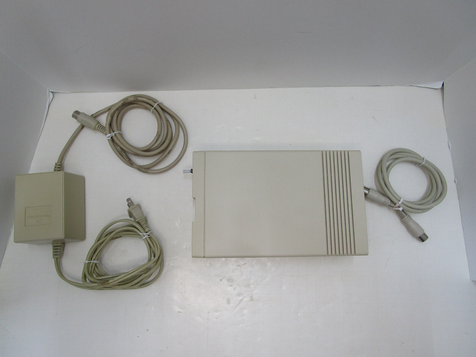 COMMODORE 1581 DISK DRIVE FOR C64 64C VIC-20 C16 PLUS/4 128 TESTED/WORKING L37