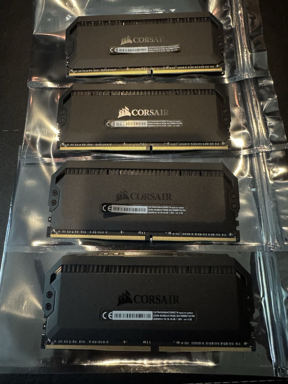 Corsair Dominator Platinum RGB 64GB (4x16GB) DDR4 3200MHz CL16 Samsung B-Die