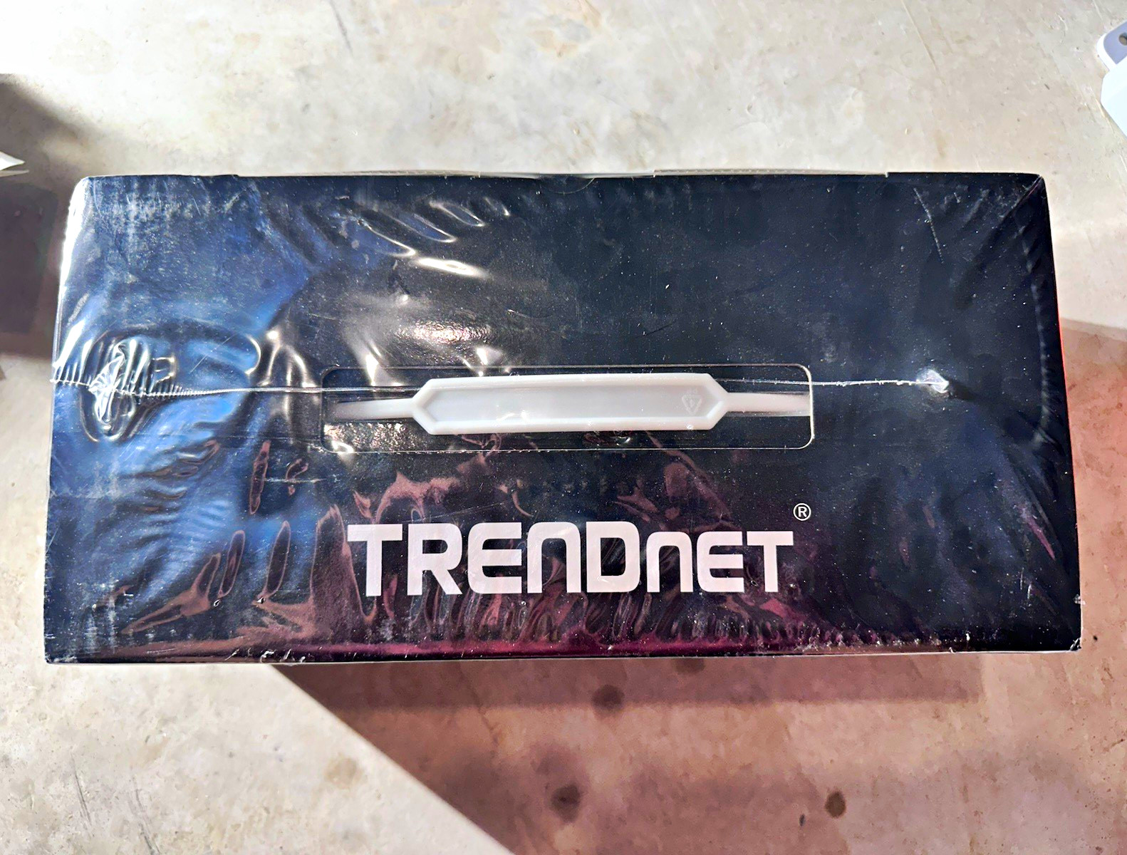 TRENDnet TK-440DP 4-Port Dual Monitor DisplayPort KVM Switch Box Black