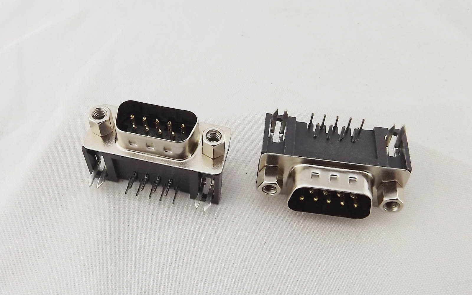 10pcs D-Sub DB9 9 Pin RS232 Serial Male Plug Right Angle PCB Solder Connector