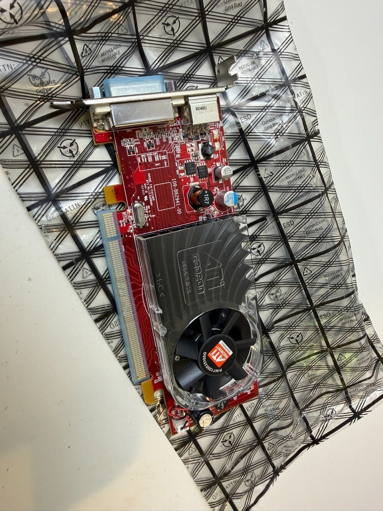 Dell ATI Radeon HD3450 256MB DDR2 PCI-E x16 Low Profile DMS-59 109-B62941-00