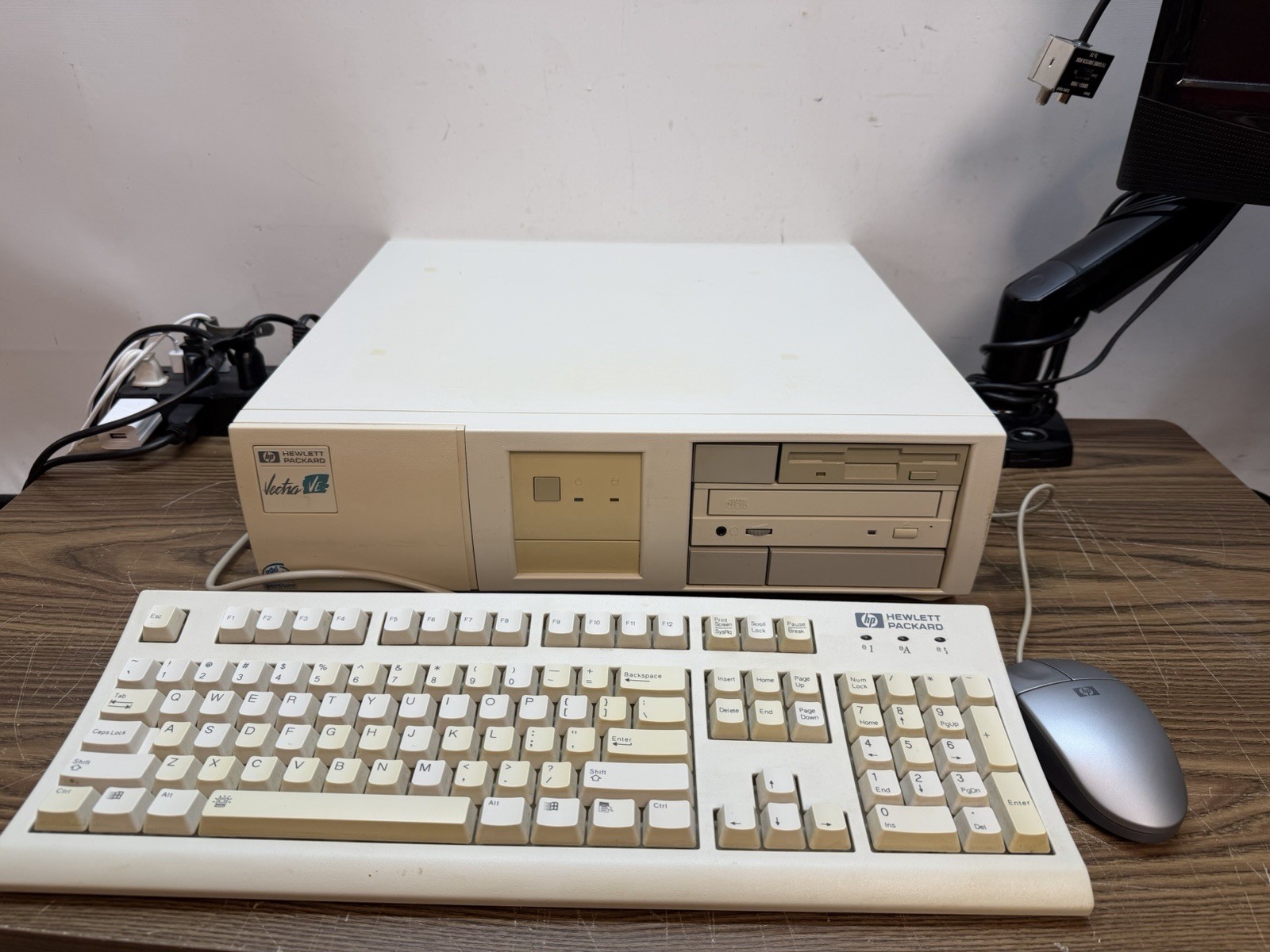 VINTAGE HP VECTRA VE WINDOWS 98 PENTIUM PC SERIAL PARALLEL FLOPPY NO MONITOR