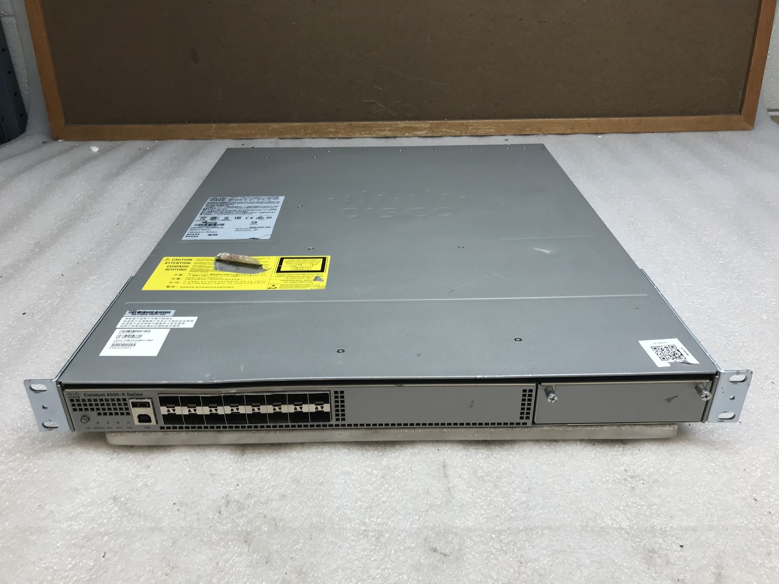 Cisco Catalyst 4500-X Series (WS-C4500X-F-16SFP+) 16x10 Gigabit Ethernet Switch