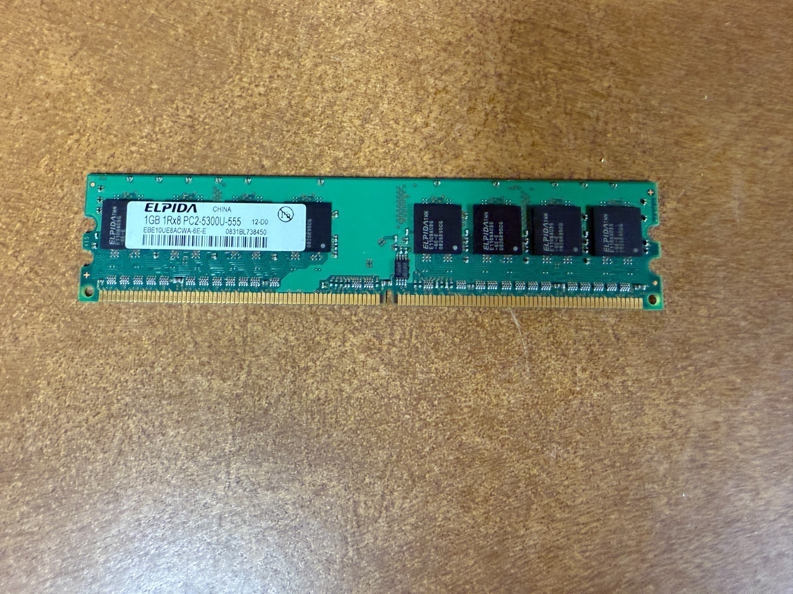 ELPIDA 1GB 1Rx8 PC2-5300U-555 EBE10UE8ACWA-6E-E Memory