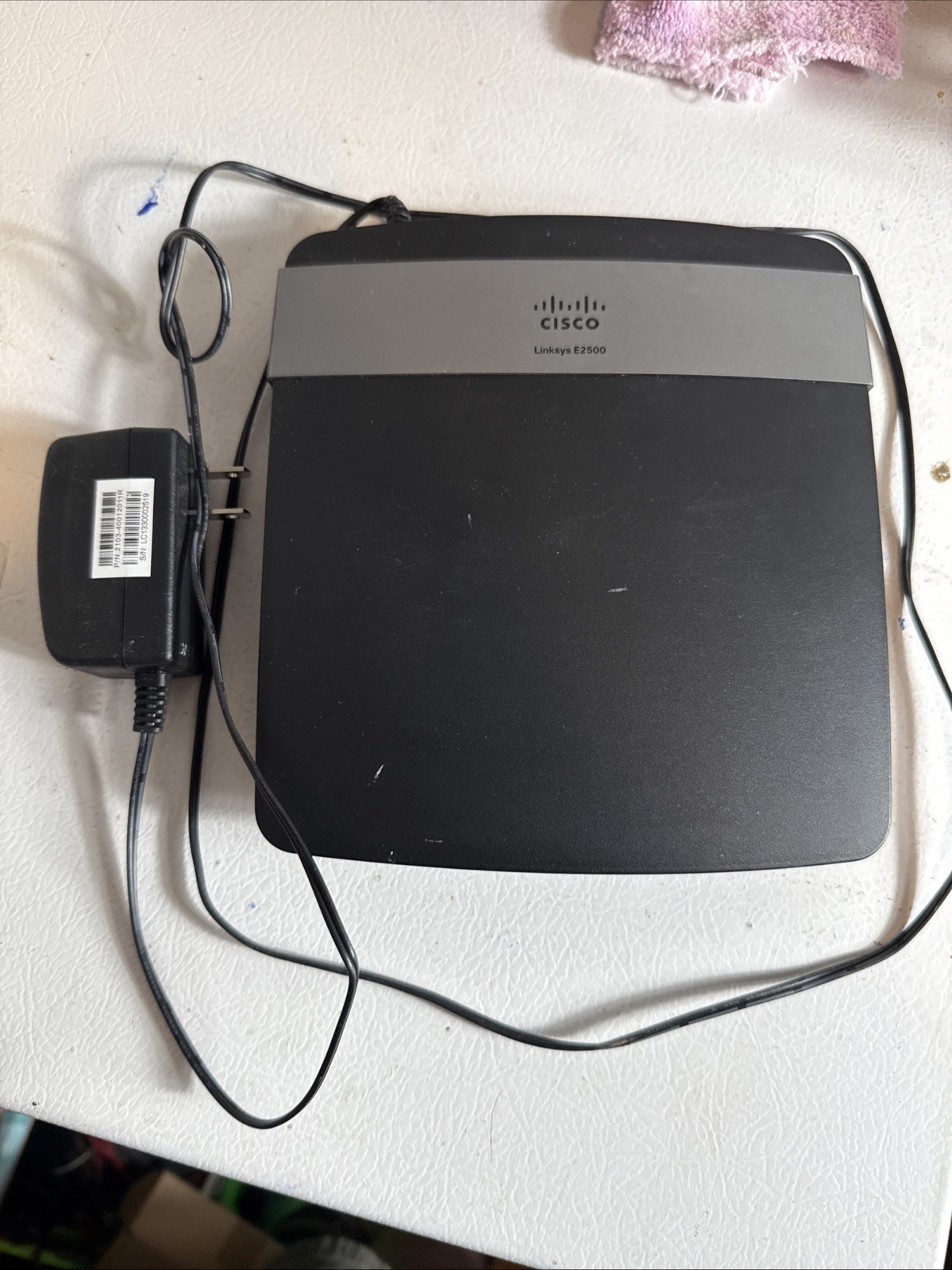 Linksys E2500 300 Mbps 4-Port 10/100 Wireless N Router