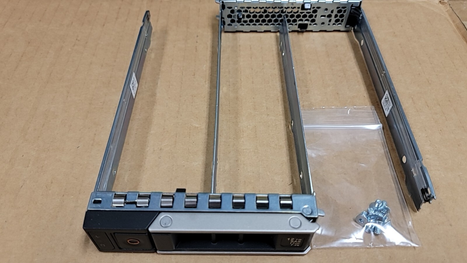 2pcs DELL Y796F GENERATION 14 POWEREDGE SERVER R740 R740xd LFF 3.5" HDD TRAY