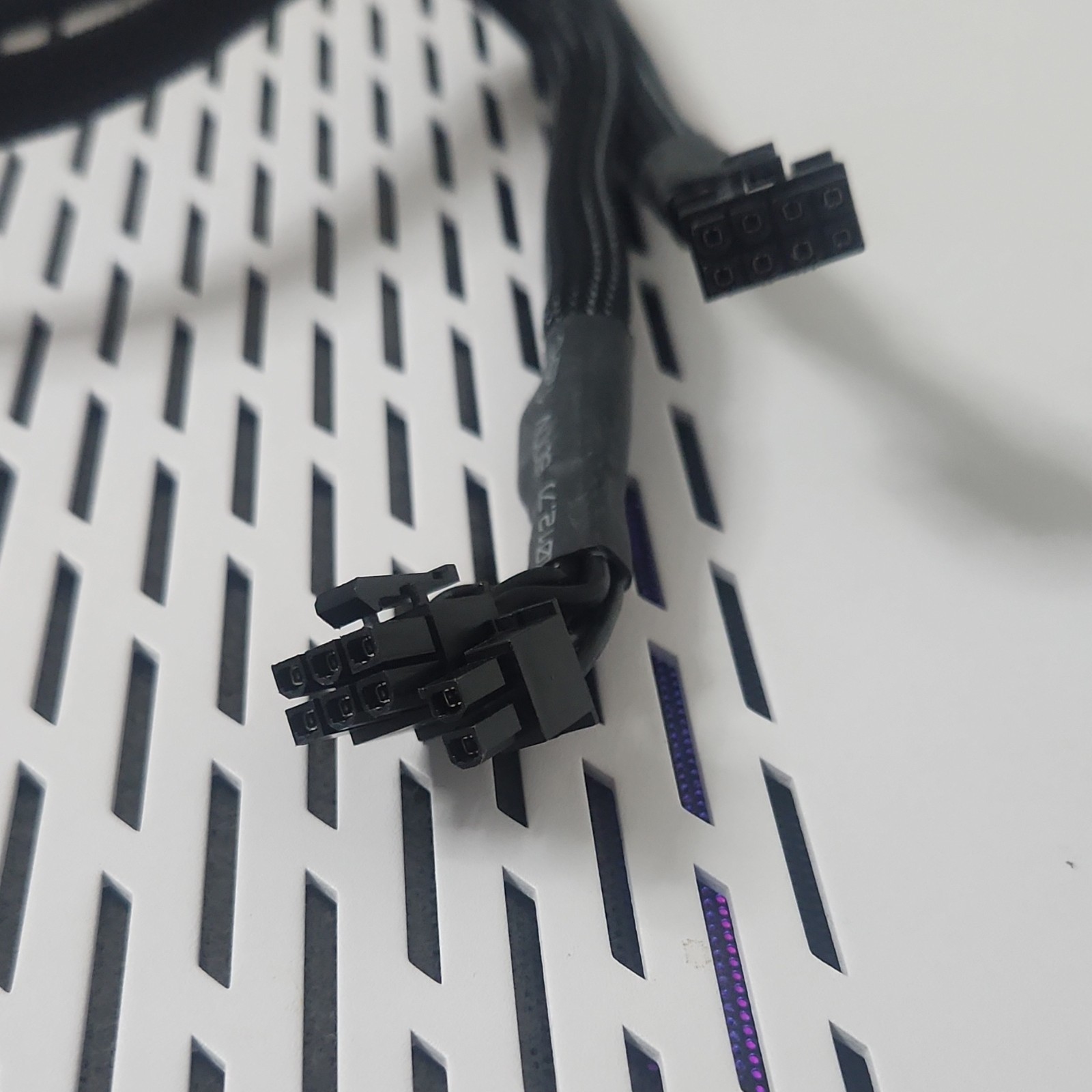EVGA 1600 T2 8 Pin PCI Express Power Cable to 6+2 Pin Connector
