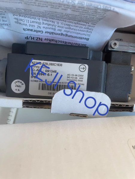 1PCS NEW Euchner Safety Switch NZ2HB-528L060C1630 Fast Shipping Via DHL/FedEX