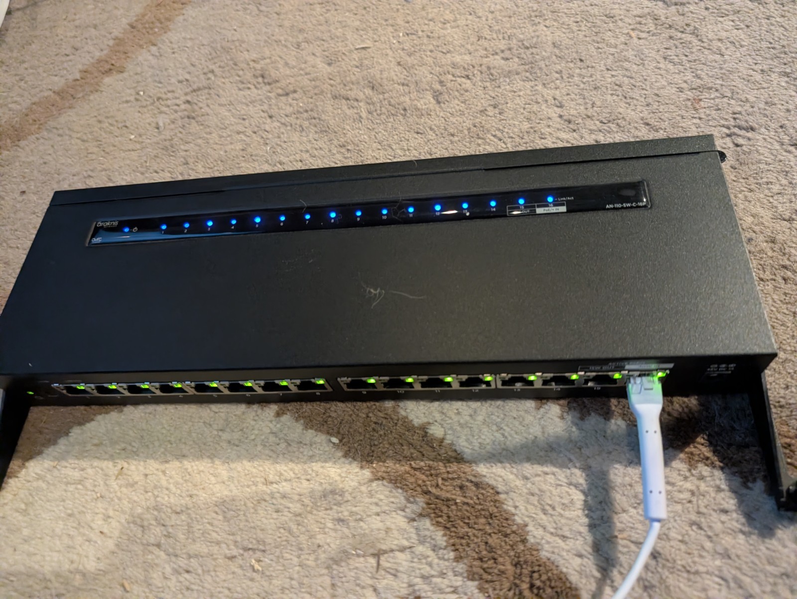 Araknis AN-110-SW-C-16P Unmanaged Gigabit Network Switch