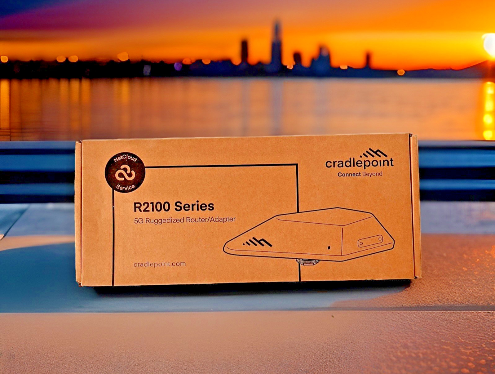 CradlePoint R2100 Series F/W 5GB 2302 C Ruggedized Modem+Accessories New in Box.