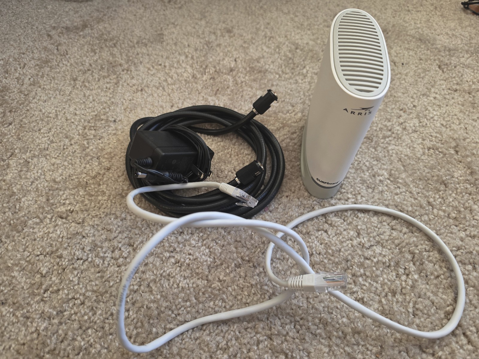 ARRIS SURFboard S33v3 DOCSIS 3.1 Cable Modem 2.5 Gbps w/Cat6 Ethernet & AC Cord