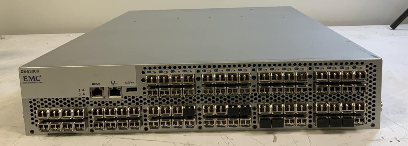 Brocade EMC DS-5300B 5300 48 Port Active  8Gb FC Switch P/N 100-652-067 NS Y1B