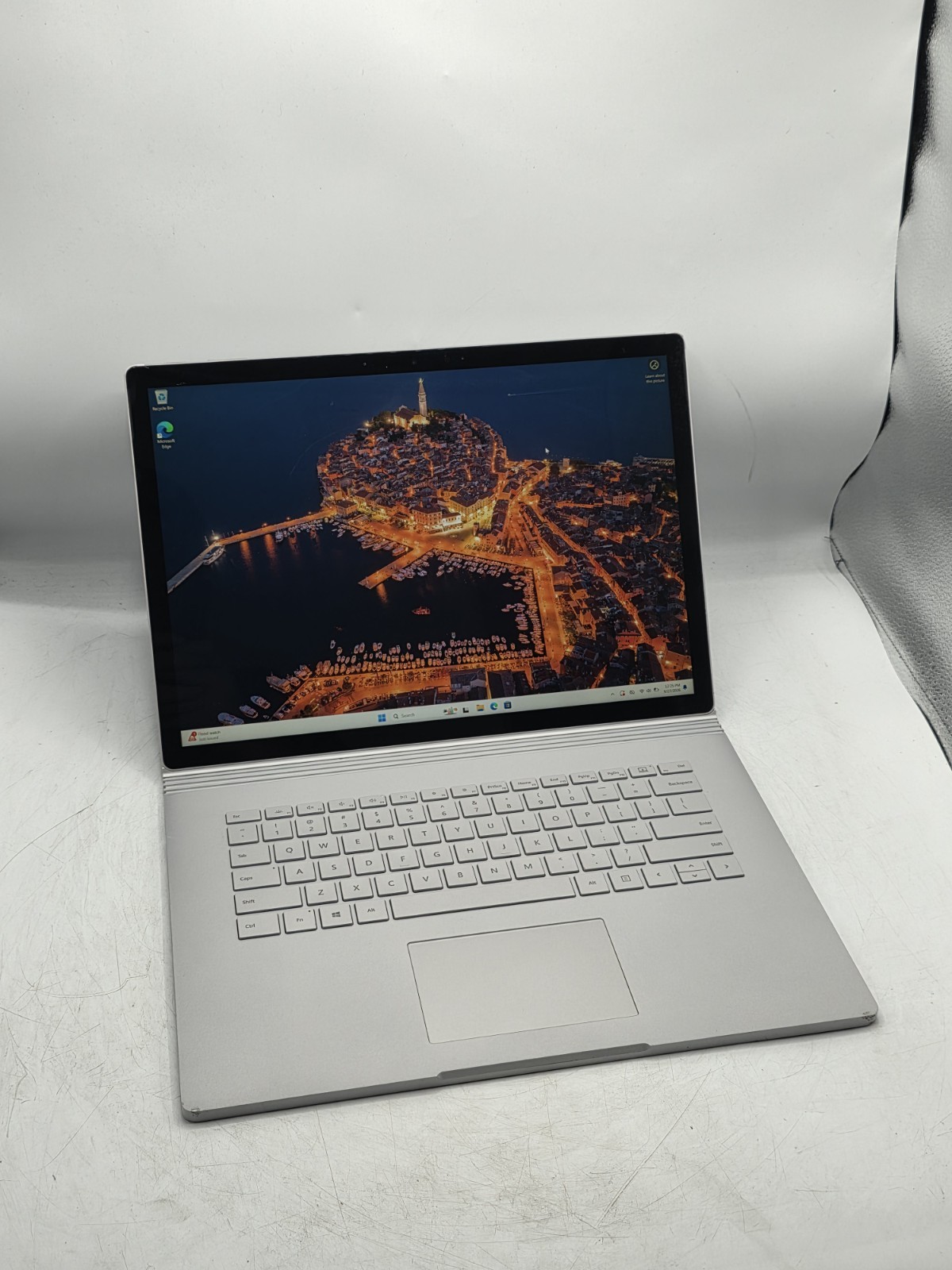 Microsoft Surface Book 3 15" i7-1065G7 32GB RAM 1TB NVMe 1660Ti Win11P