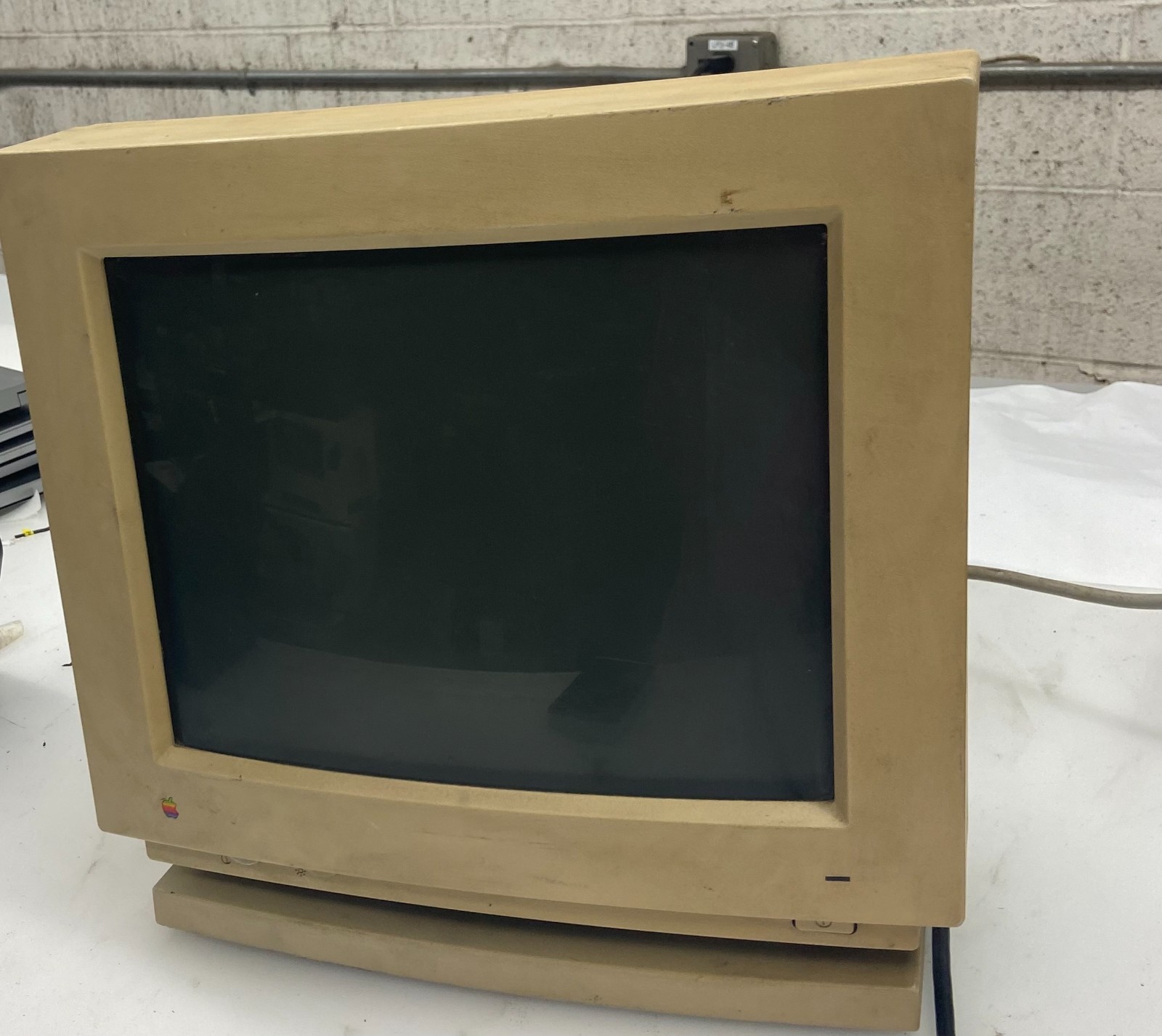 APPLE MACINTOSH COLOR DISPLAY M1212 *FOR PARTS/REPAIR