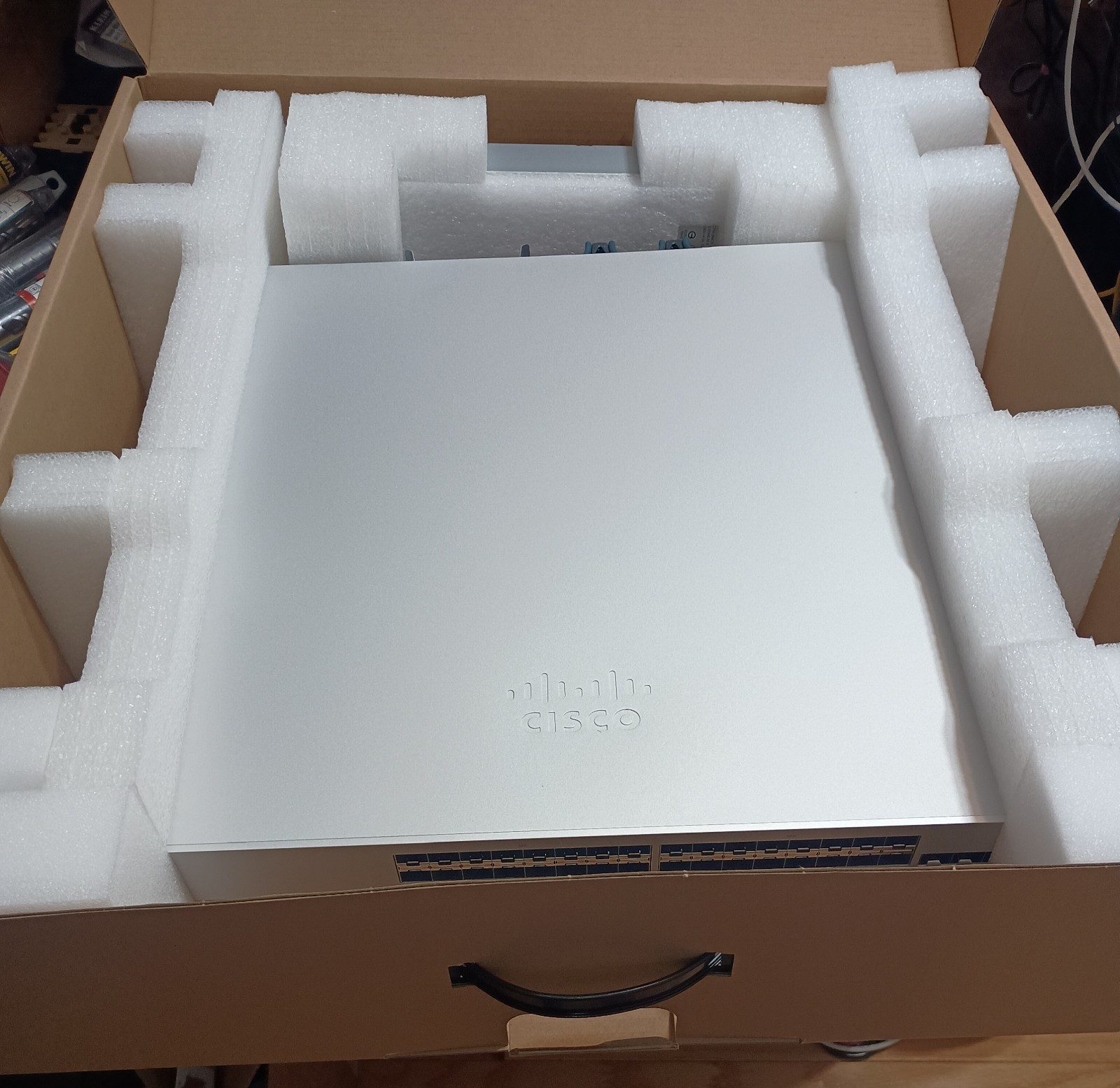 New Cisco Meraki MS410-32-HW 32x 1Gb SFP 4x 10Gb SFP+ Managed Switch (UNCLAIMED)