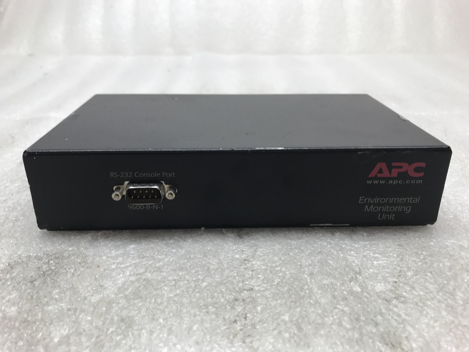 APC AP9319 Environmental Monitoring Unit Rack Mount No Bracket No Power Adapter