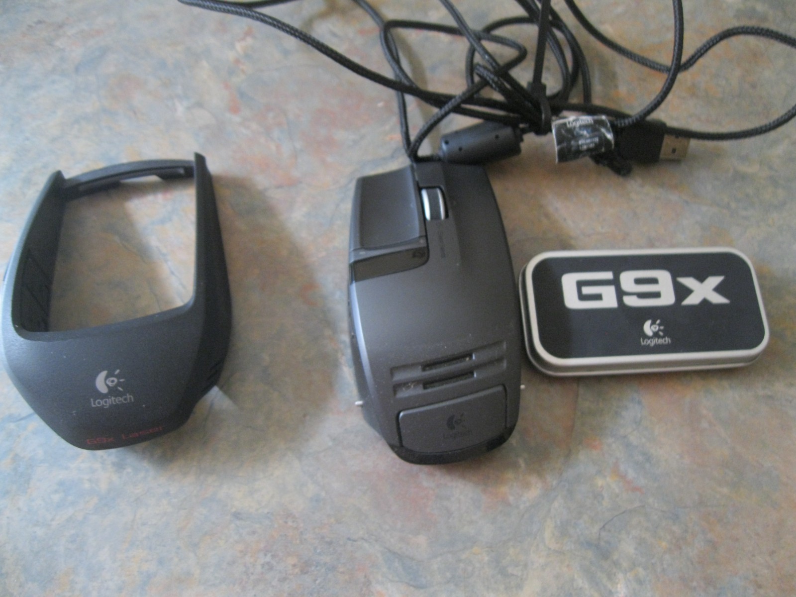 Logitech G9x Laser Mouse USB Wired Optical Gaming  Mouse W box of weights