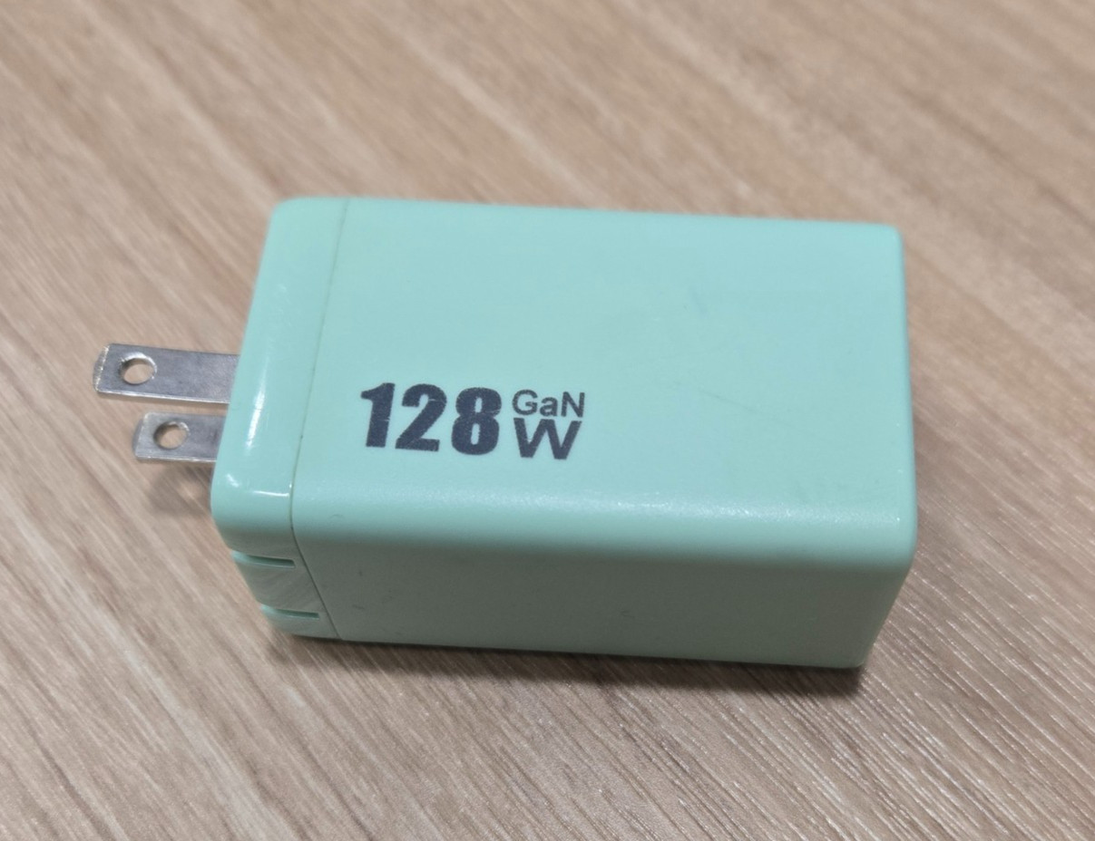 128W USB C Charger, GaN III Foldable Compact Wall Charger,3 Port Charging Green