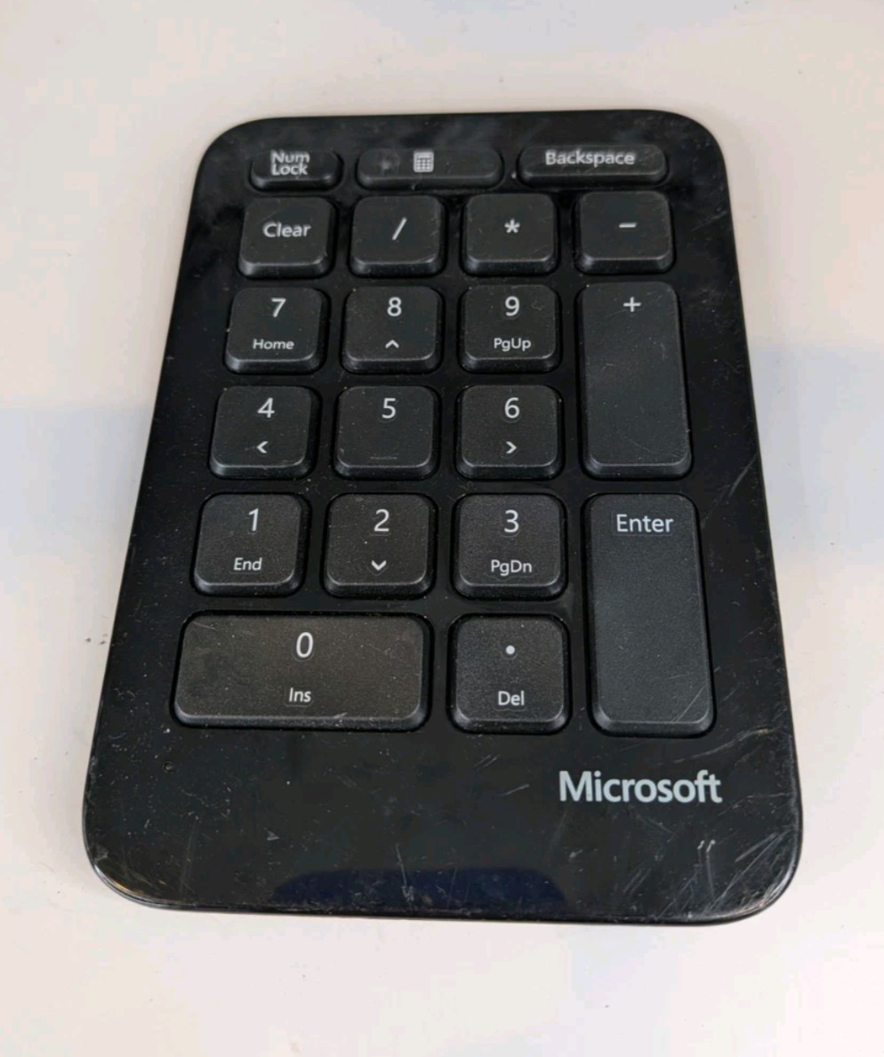 Microsoft Sculpt Ergonomic Number Key Pad Bluetooth 10 Key Model: 1558