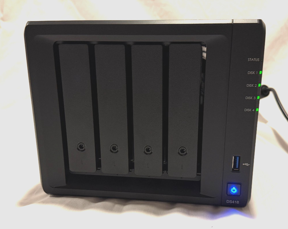 Synology DS418 4-Bay NAS w/ 24TB (4x 6TB WD Red Plus) DSM 7 Tested Wiped