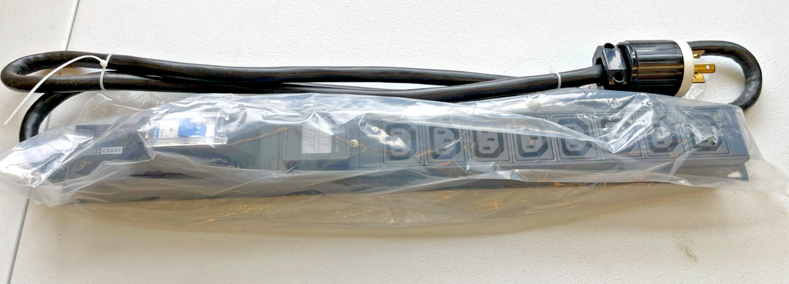 Nerd Gearz 8-Port IEC C13 PDU/30A / 7200W Power Distribution Unit/ Mining/Server