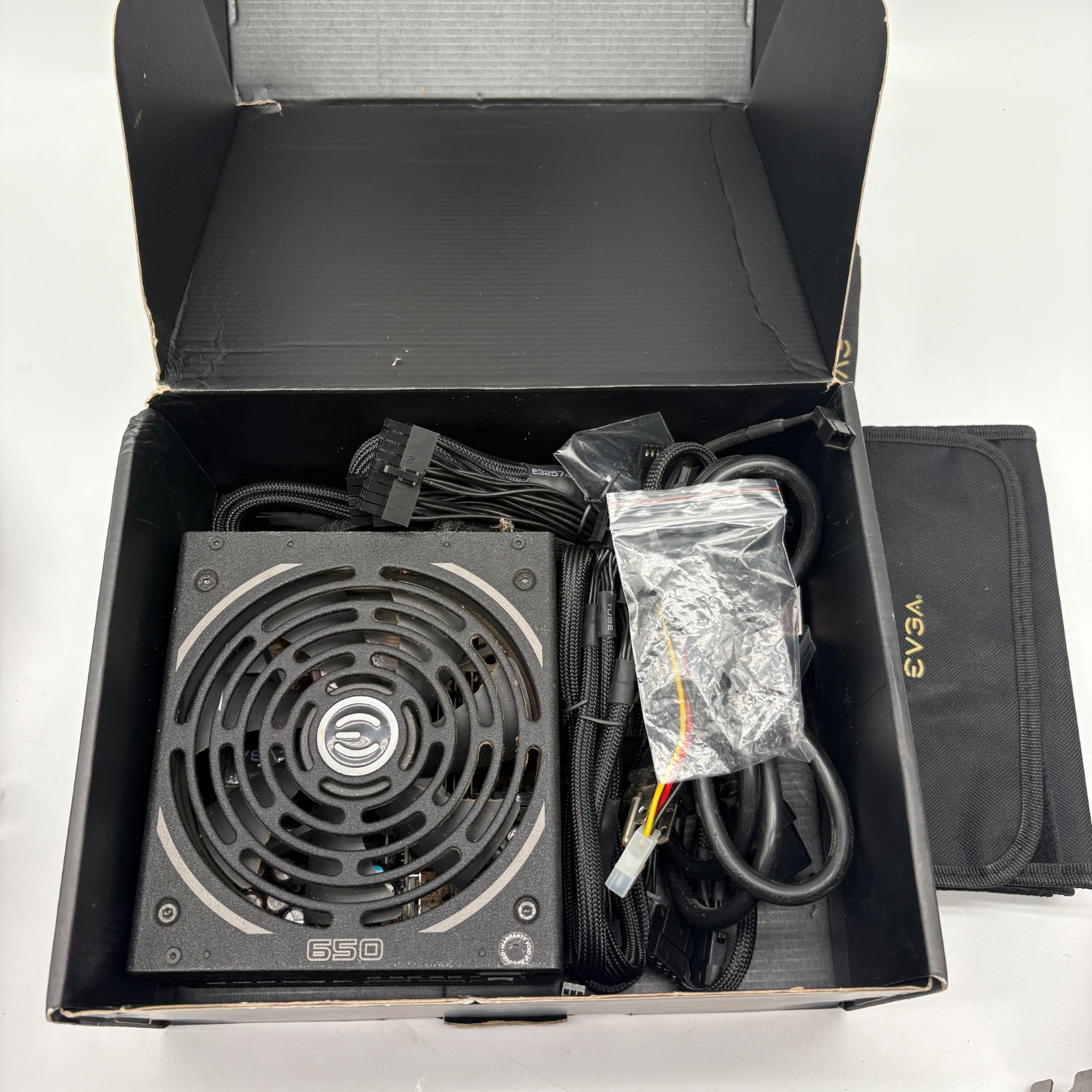 EVGA SuperNOVA 650 P2 650W 80 Plus Platinum Fully Modular Power Supply Tested