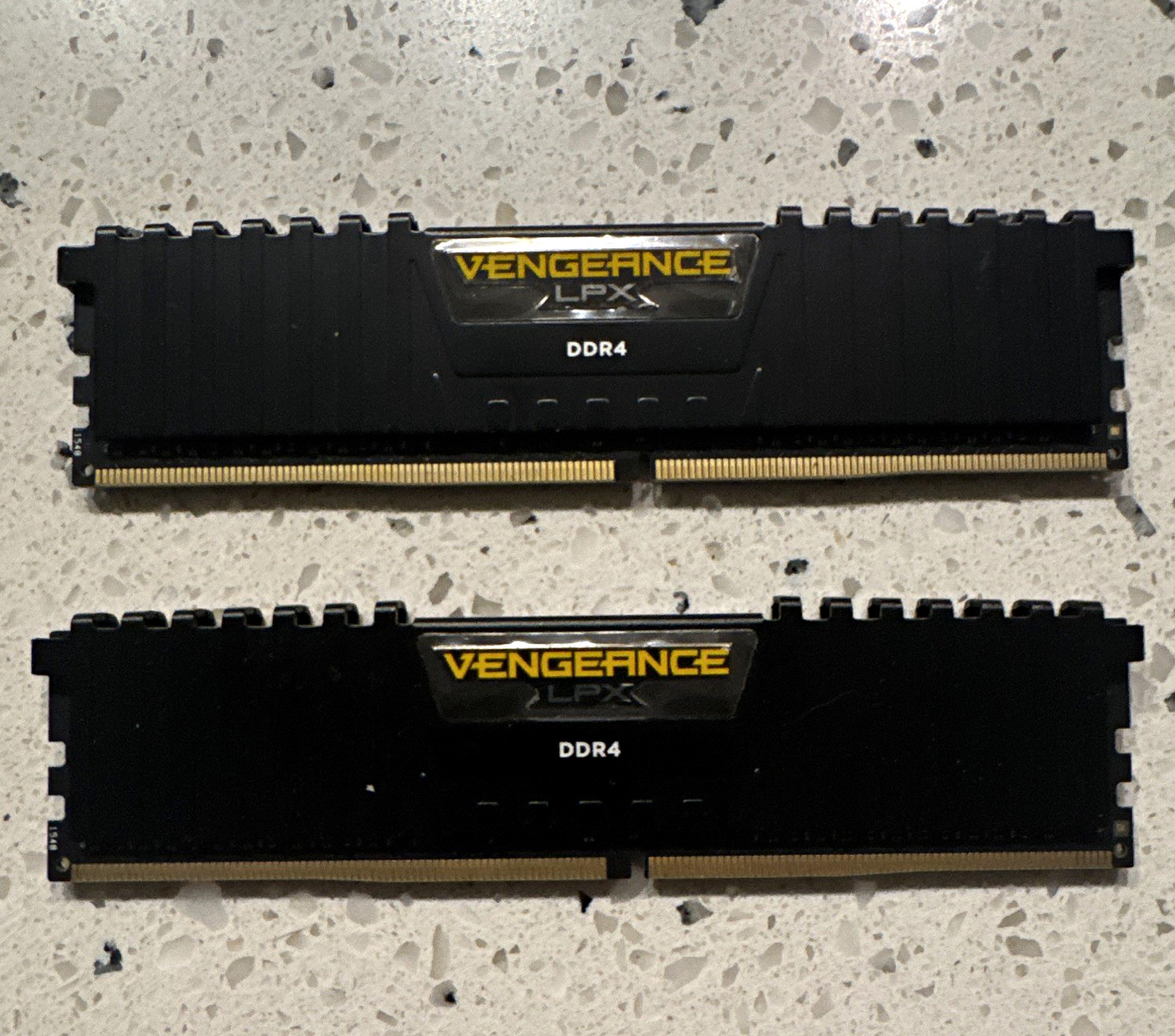 Corsair Vengeance LPX 8GB (2x4GB) DDR4-2133 DIMM RAM CMK16GX4M4A2133C13
