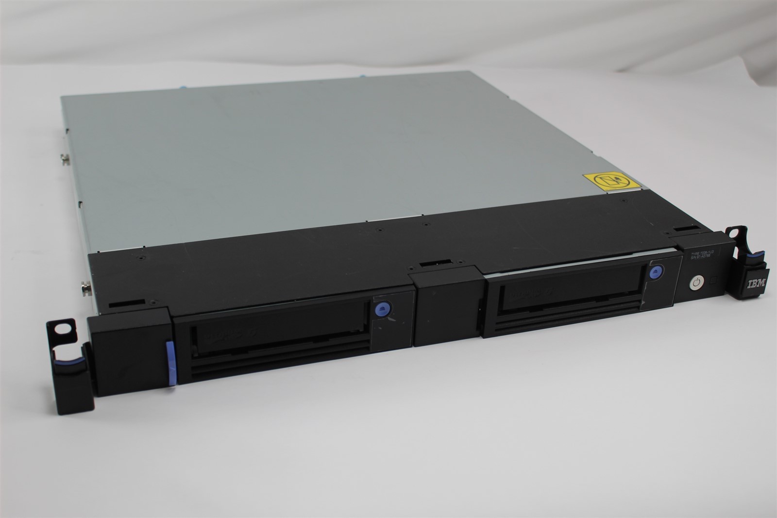 IBM 7226 Model 1U3 Storage Device Enclosure 2x 46X5683 Drives LTO 5H 7226-1U3 