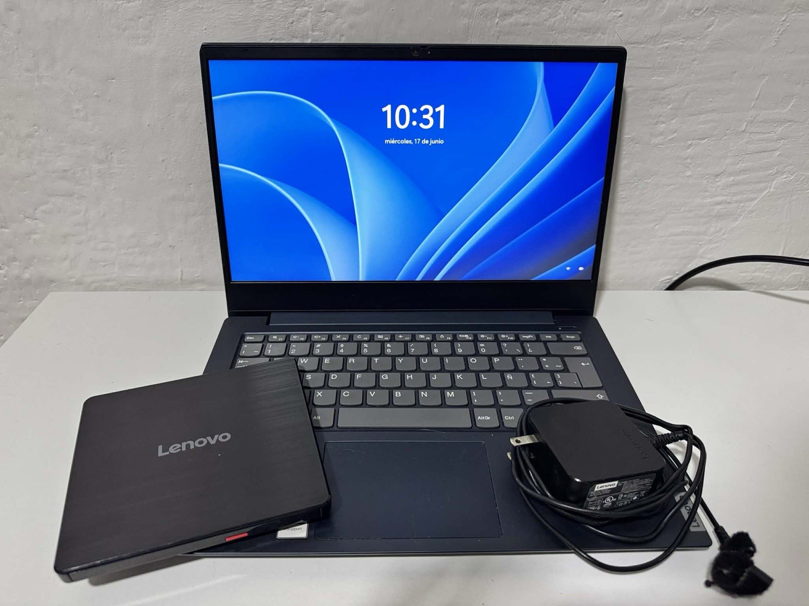 Lenovo IdeaPad S340-14 IIL (500GB SSD, Intel Core i7 10th Gen, 1.30 GHz, 8 GB.