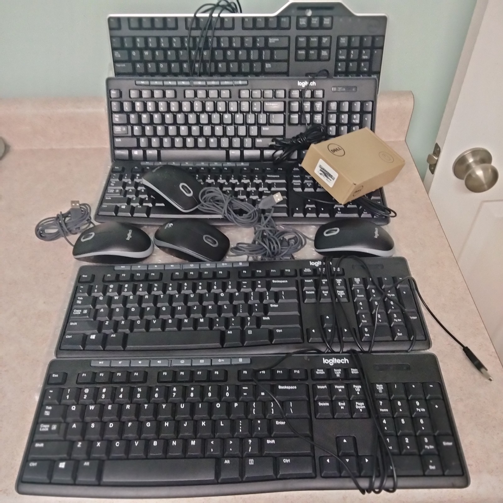 Lot of 5 Logitech & Dell K200 Wired USB Keyboard + 5 Mouse Wired USB Lot