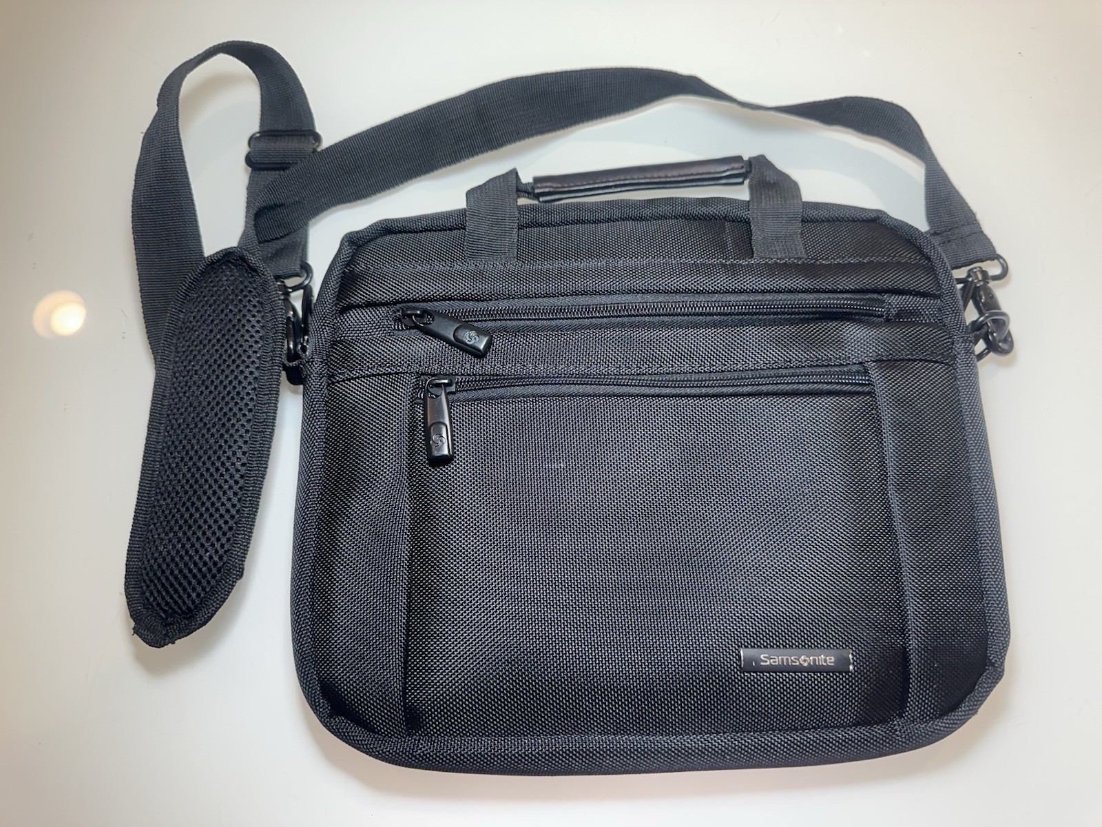 Samsonite Classic Black Business Travel Laptop Bag w/Shoulder Strap 11”
