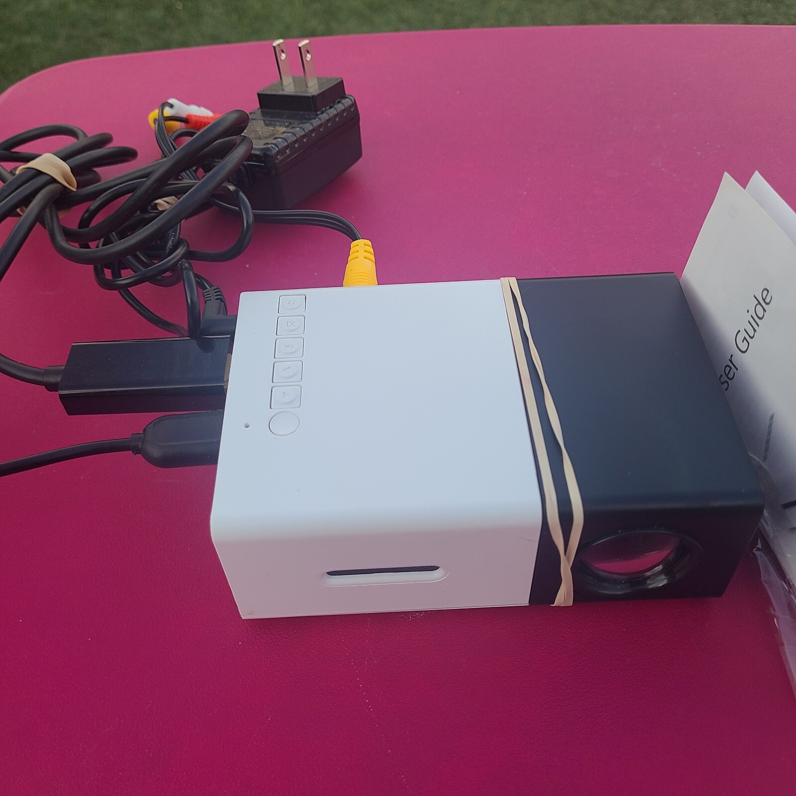 LED unbranded Pocket Projector 960x540 qHD HDMI, USB, & Micro SD Inputs