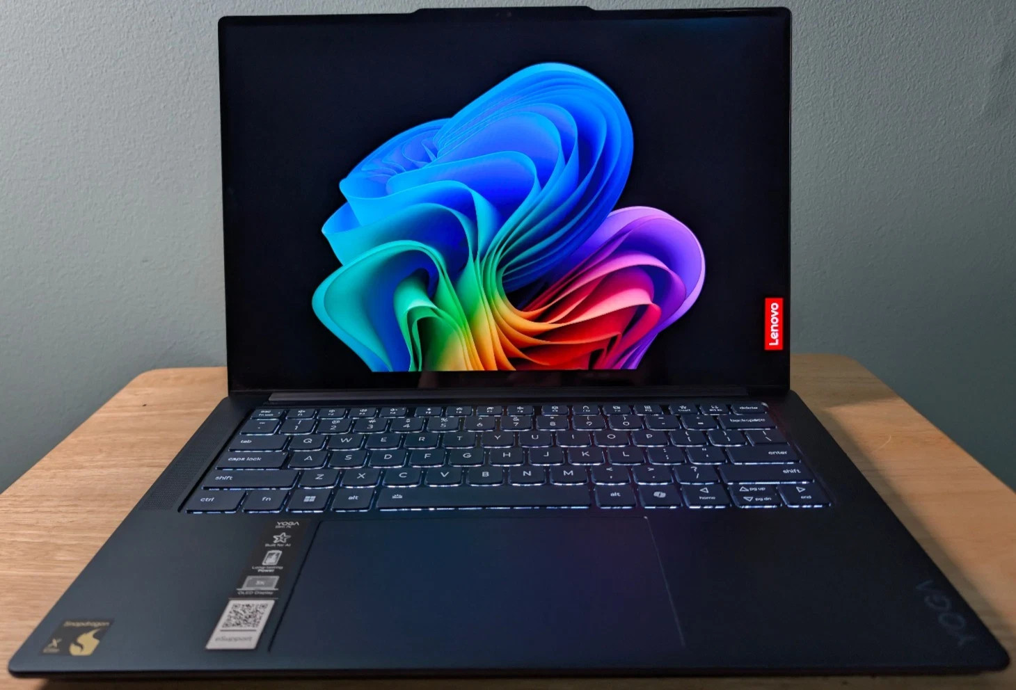 Lenovo Yoga Slim 7X, 14.5" 90Hz OLED Touch, Snapdragon X Elite 78, 32GB, 1TB