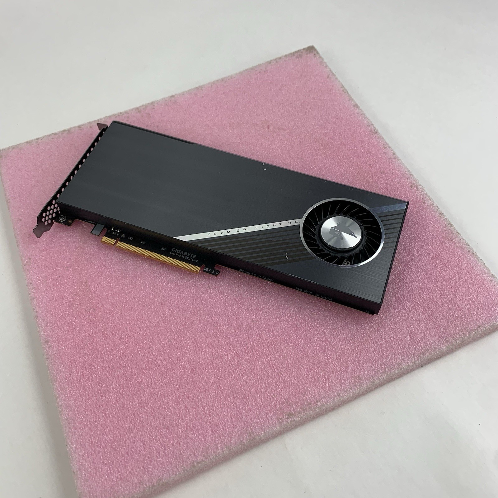 Gigabyte AORUS GC-4XM2G4 Add-In Card Expansion Adapter