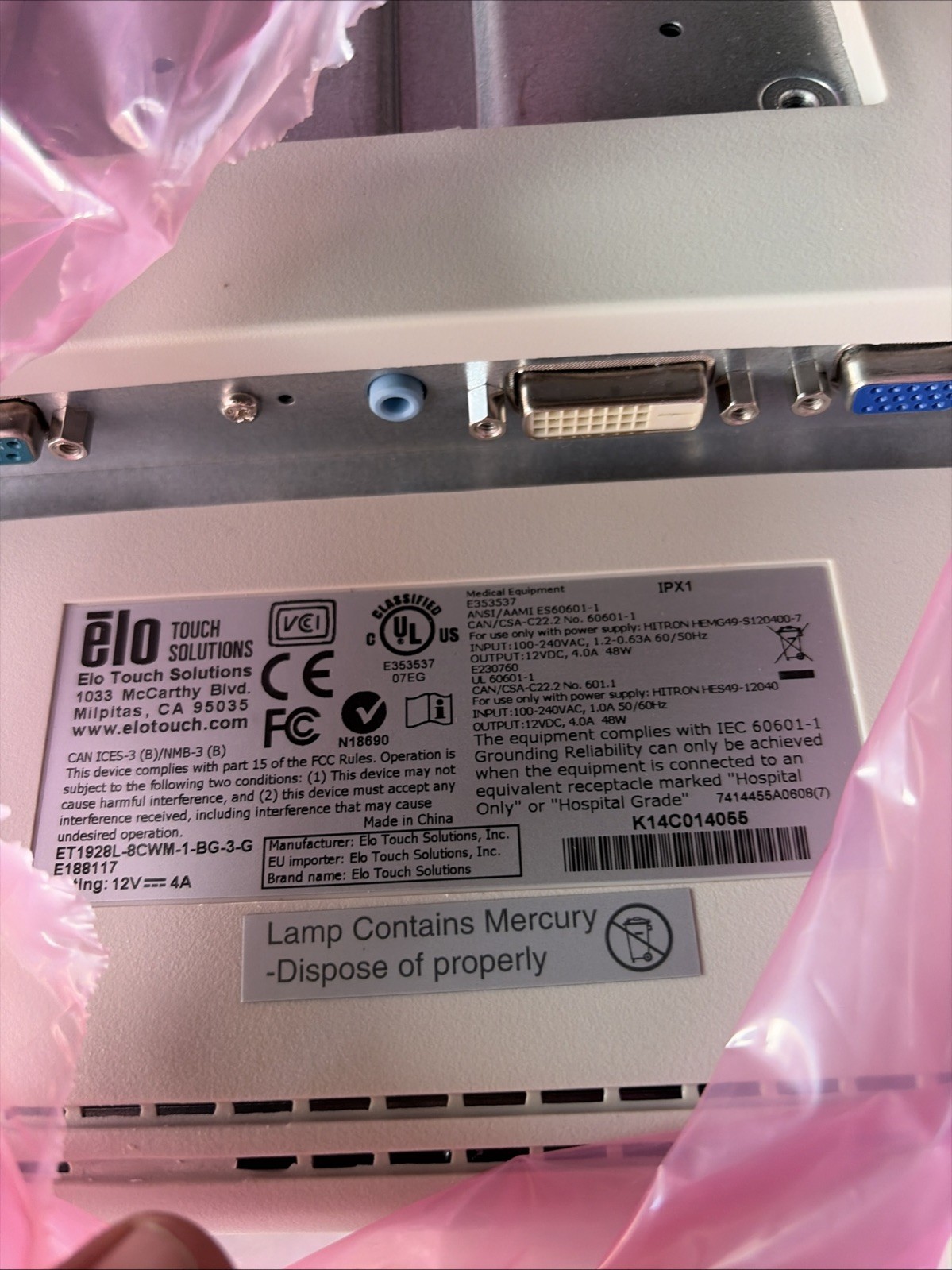ELO TOUCHSYSTEMS ET1928L-8CWM-1-BG-G TOUCHSCREEN 19" MONITO Only Open Box