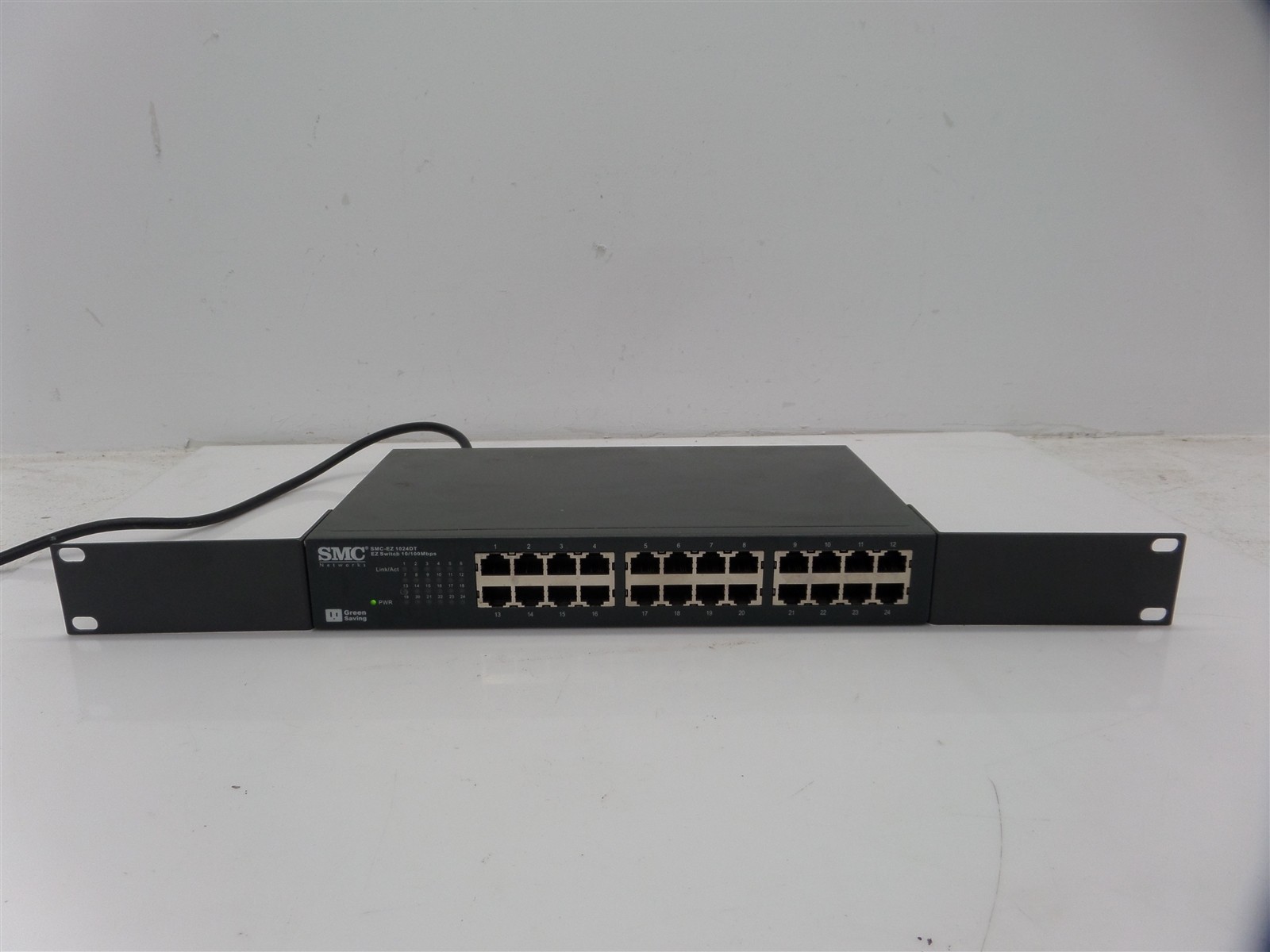 SMC SMC-EZ1024DT EZ Switch 10/100 Ethernet Switch