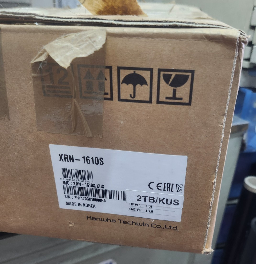 Hanwha Techwin WiseNet XRN-1610S 2TB 4K Network Video Recorder w/US Power Cord