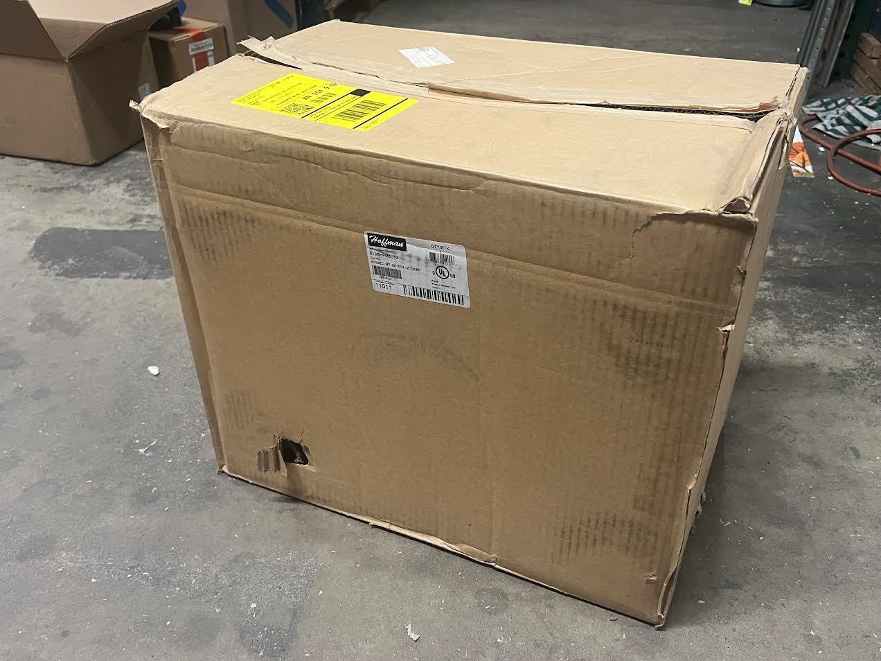Hoffman E19BHPM8U12 Panel 19-inch Bottom-Hinged 8 Unit 356x508x305mm New open