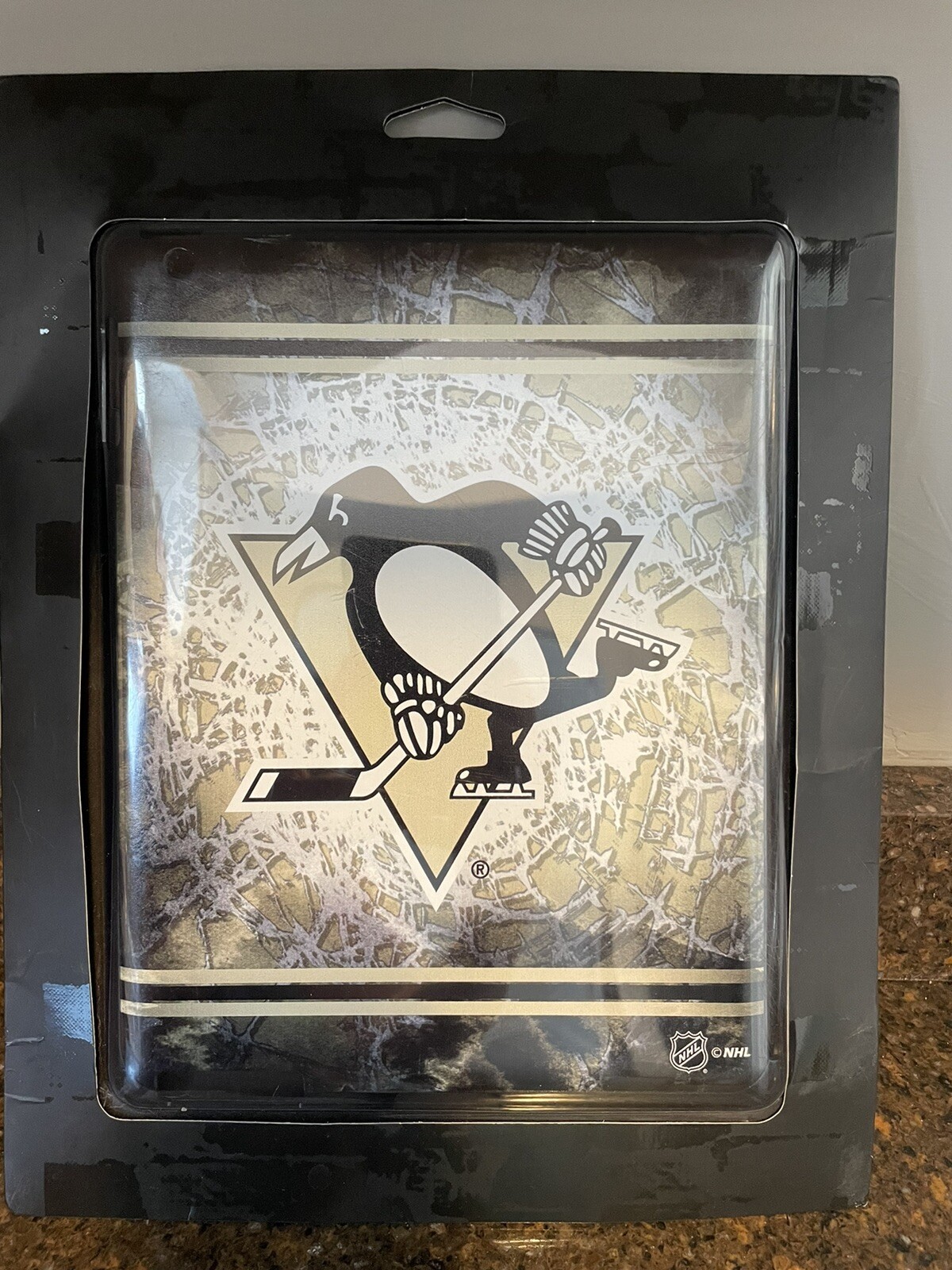 NEW NHL Branded Pittsburgh Penguins Hockey Team iPad 3 Case/Cover