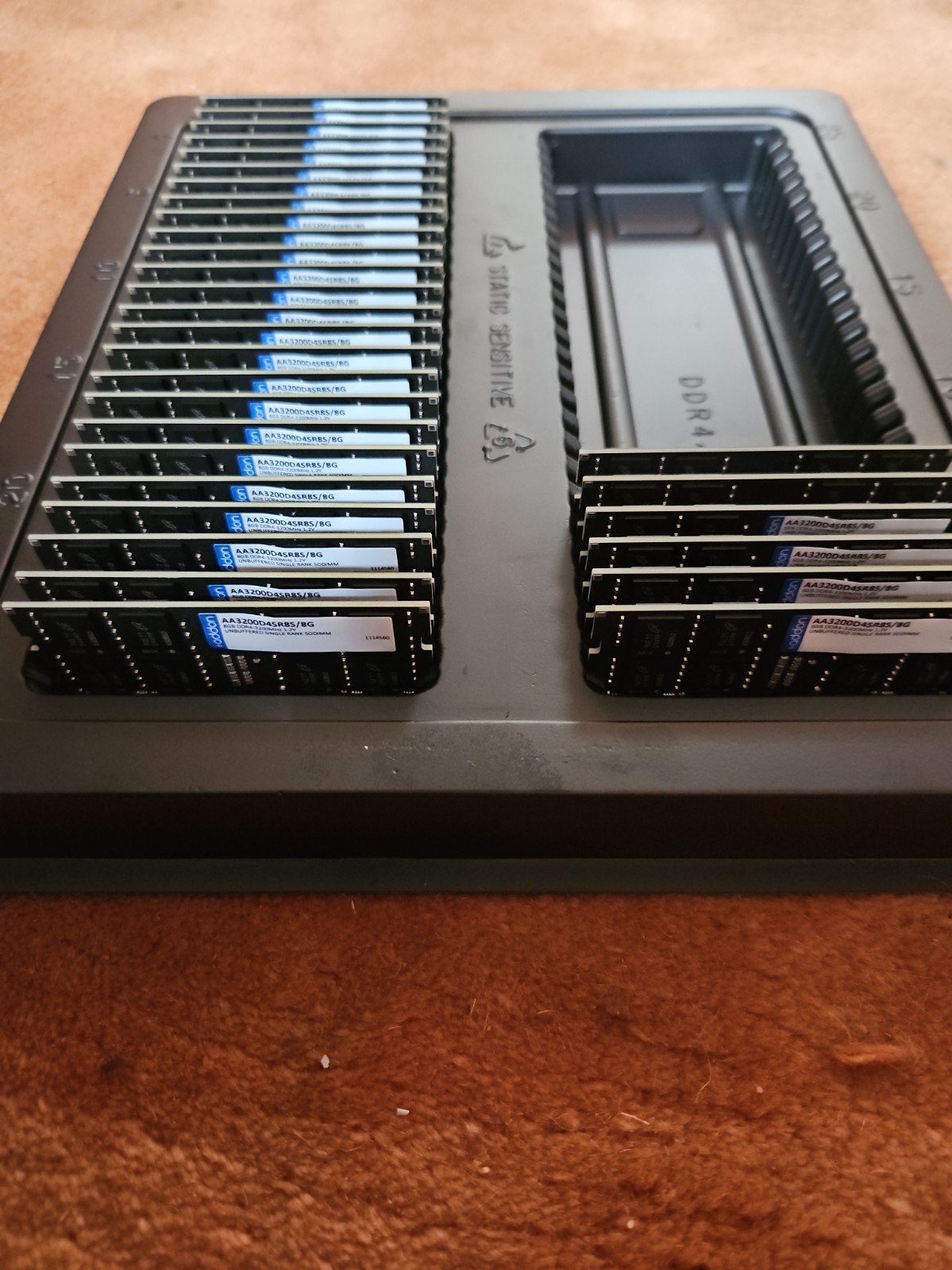 Lot of 31AddOn 56GB (7x8GB) DDR4-3200 SO-DIMM 260-Pin Unbuffered AA3200D4SR8S/8G