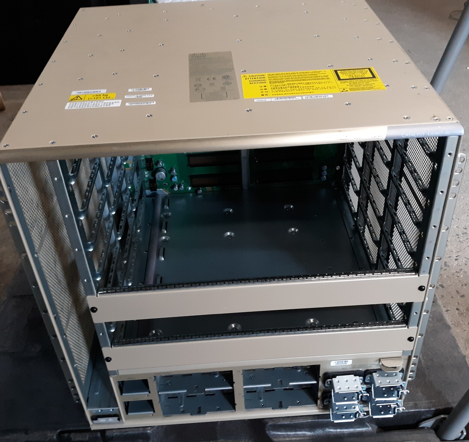 Cisco Catalyst C6807-XL-S2T-BUN V01 Modular Switch Chassis w/ Ears *BAREBONE*