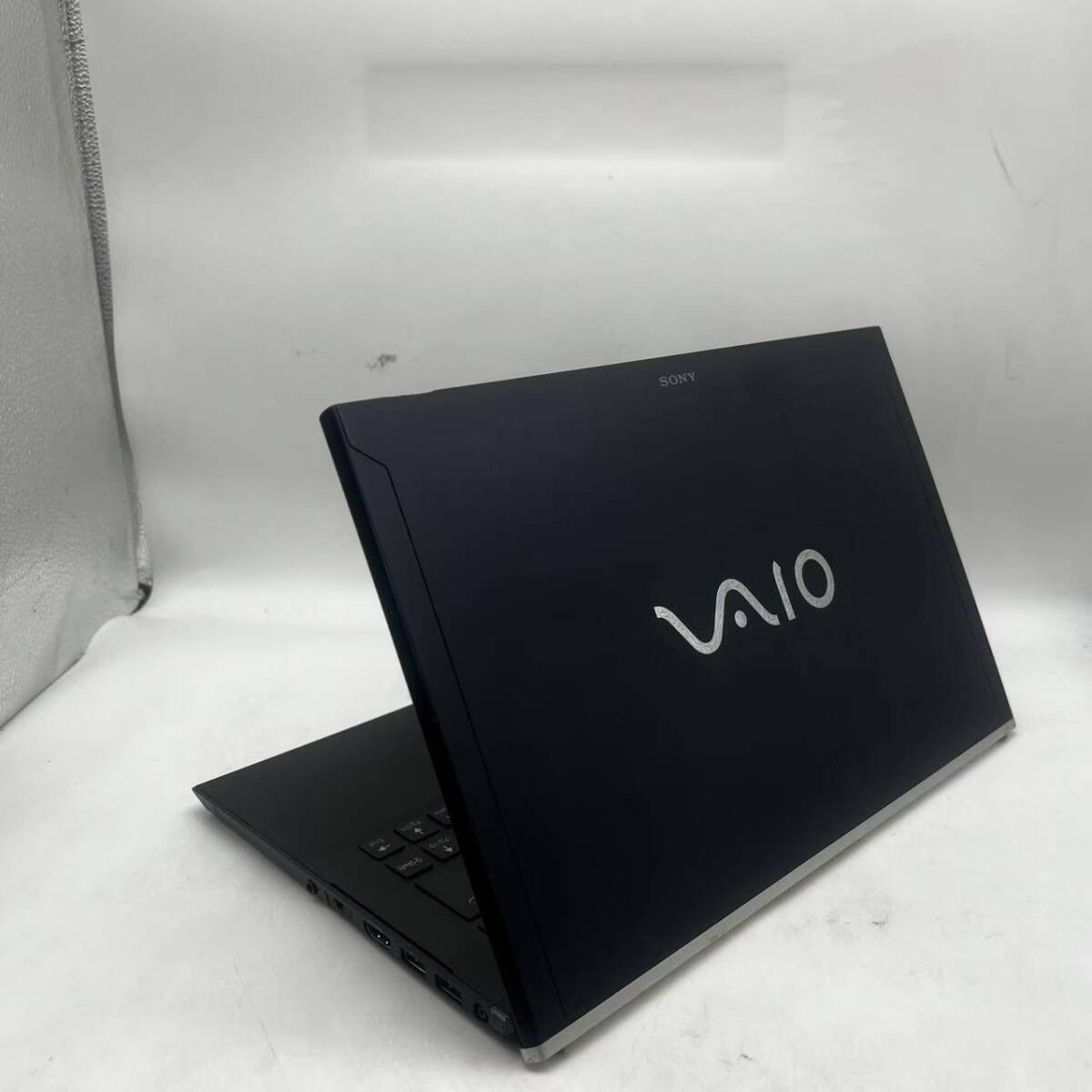 SONY VAIO SVZ1311AJ Intel Core i5-3320M 2.60GHz SSD 128GB RAM 4GB Used